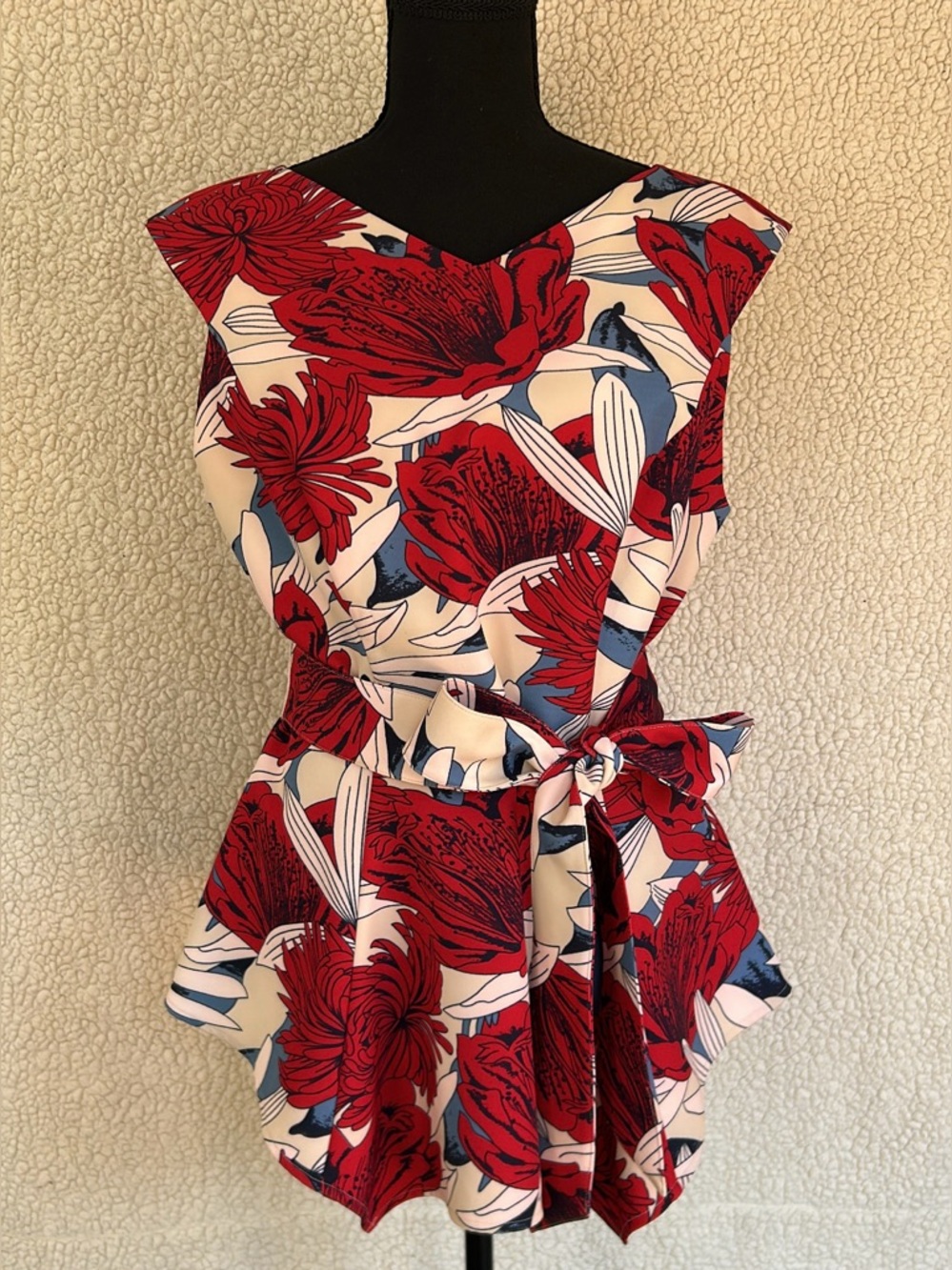 Abbey Glass Women's L  Top Asymmetrical Sleeveless Floral with Belt V-neck